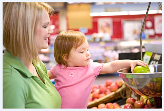 image of mother and daughter at grocery store